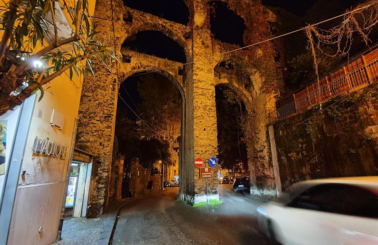 La Casa Sugli Archi Bed & Breakfast Salerno Exterior photo