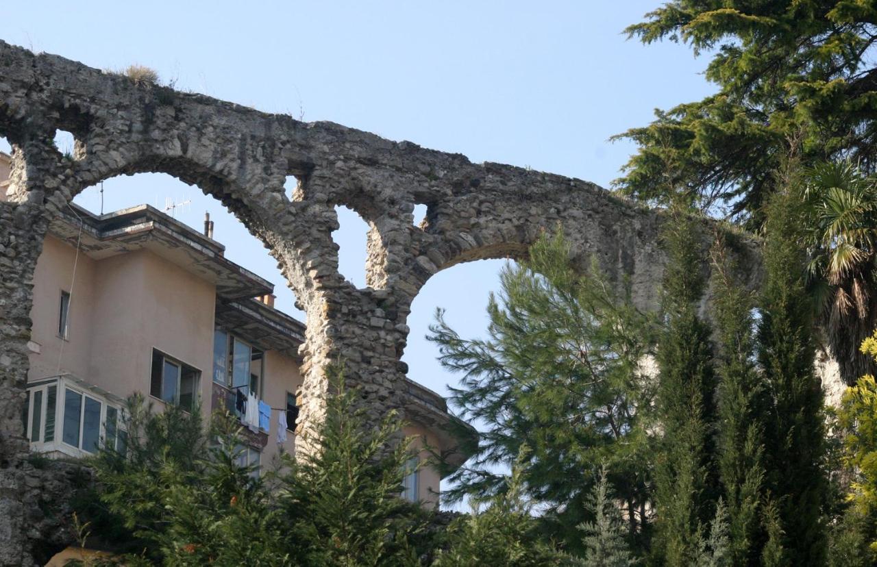 La Casa Sugli Archi Bed & Breakfast Salerno Exterior photo